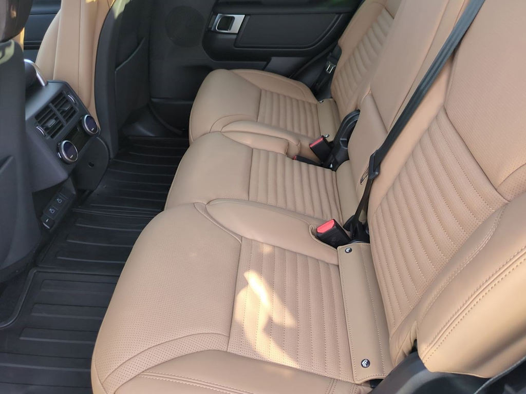 Thumbnail: 2026 Land Rover Discovery - 27