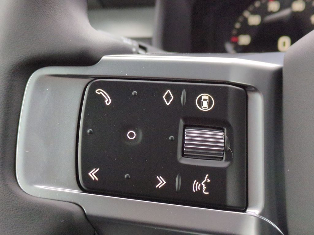 Thumbnail: 2026 Land Rover Discovery - 26