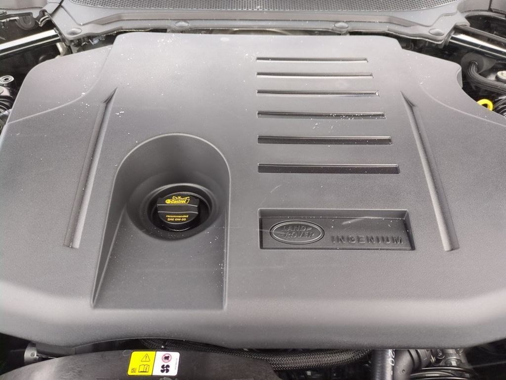 Thumbnail: 2026 Land Rover Discovery - 12