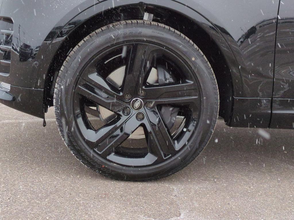 Thumbnail: 2026 Land Rover Discovery - 7