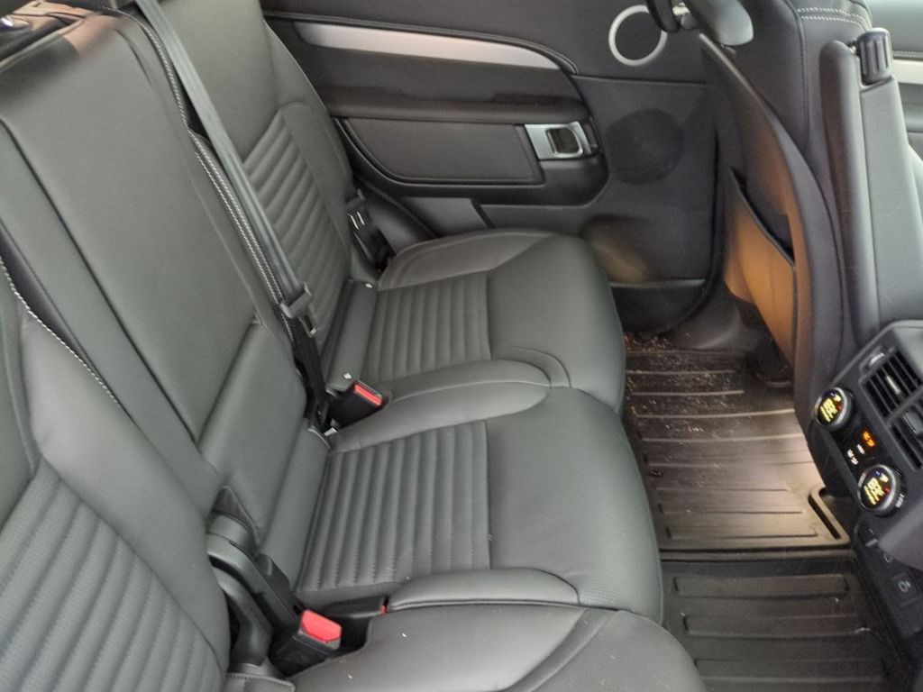 Thumbnail: 2026 Land Rover Discovery - 25