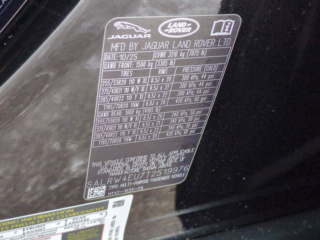 Thumbnail: 2026 Land Rover Discovery - 15