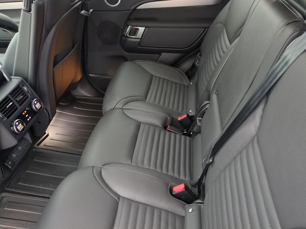 Thumbnail: 2026 Land Rover Discovery - 24