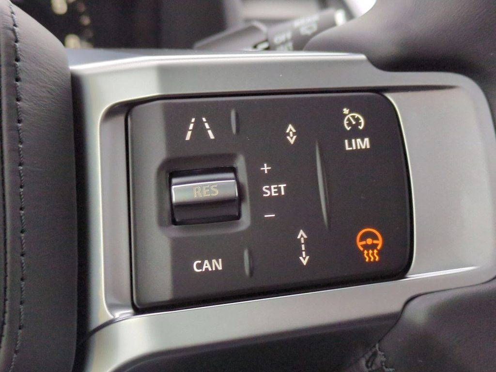 Thumbnail: 2026 Land Rover Discovery - 27