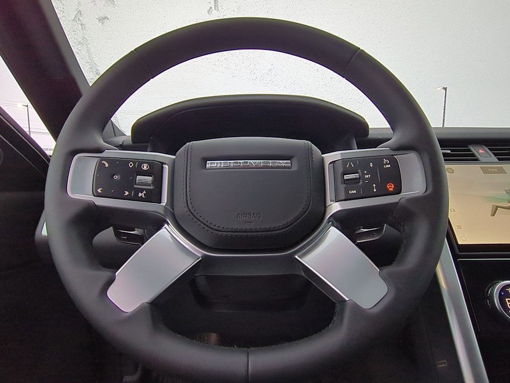 Thumbnail: 2026 Land Rover Discovery - 11