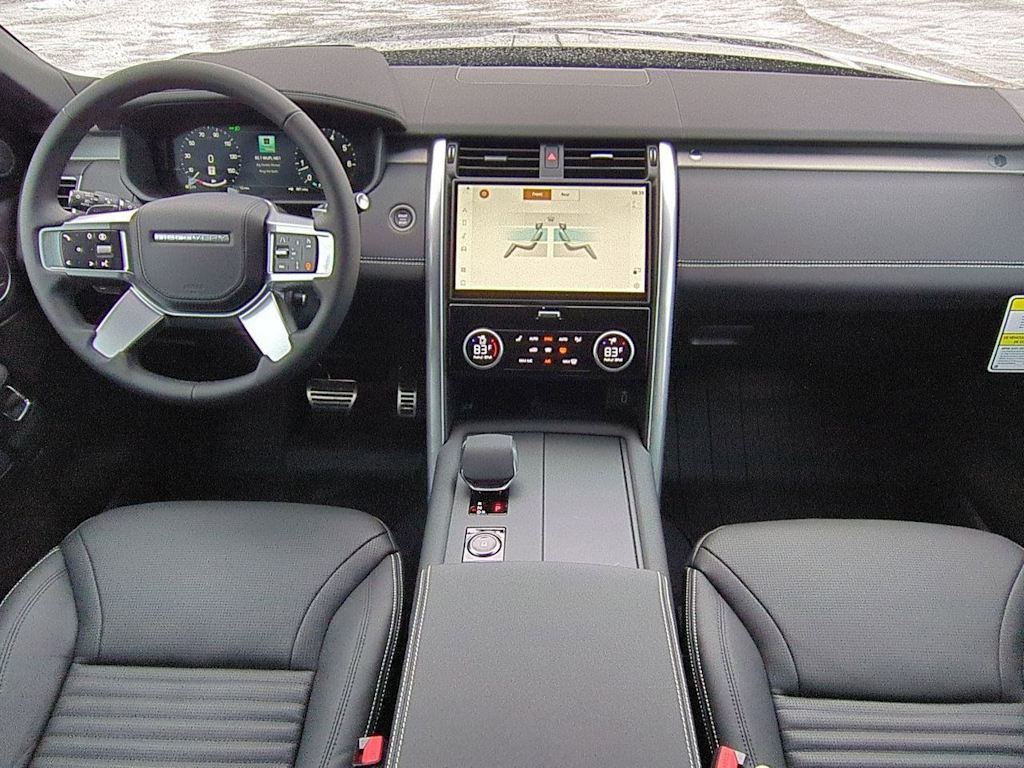 Thumbnail: 2026 Land Rover Discovery - 8