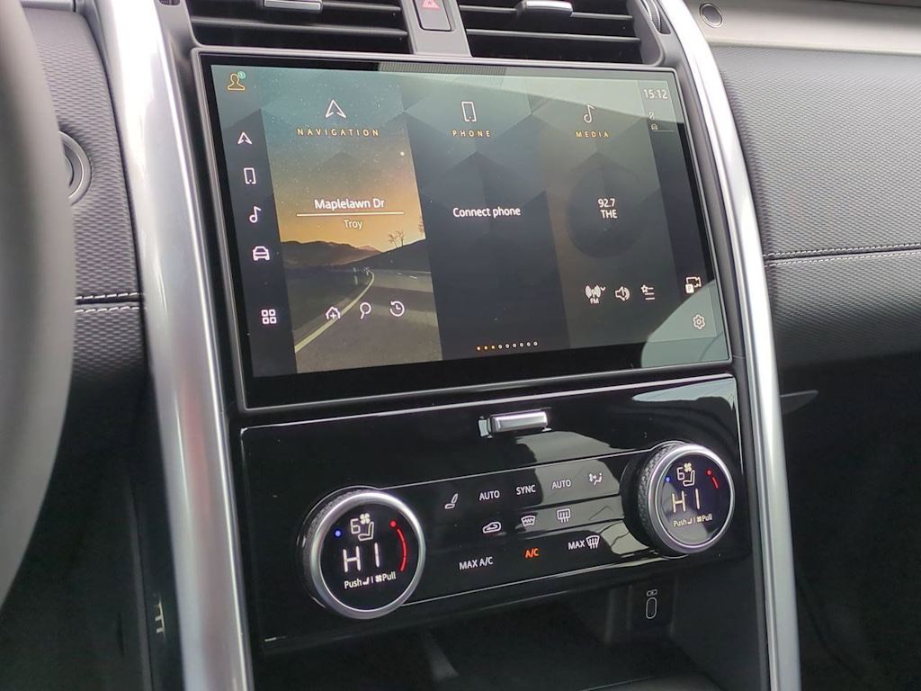 Thumbnail: 2026 Land Rover Discovery - 15