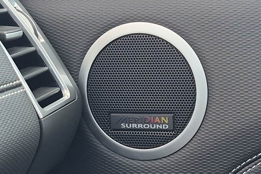 Thumbnail: 2026 Land Rover Discovery - 35