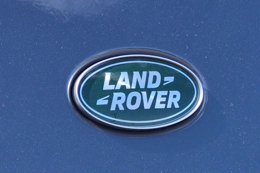 Thumbnail: 2026 Land Rover Discovery - 7