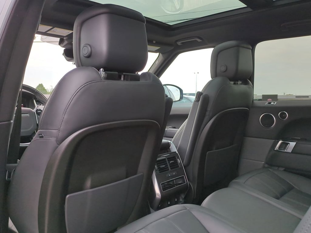 Thumbnail: 2020 Land Rover Range Rover Sport - 12