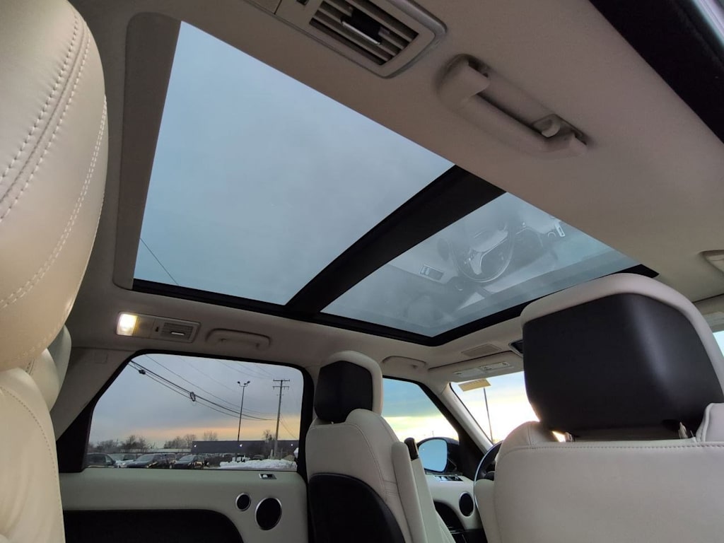 Thumbnail: 2022 Land Rover Range Rover Sport - 31