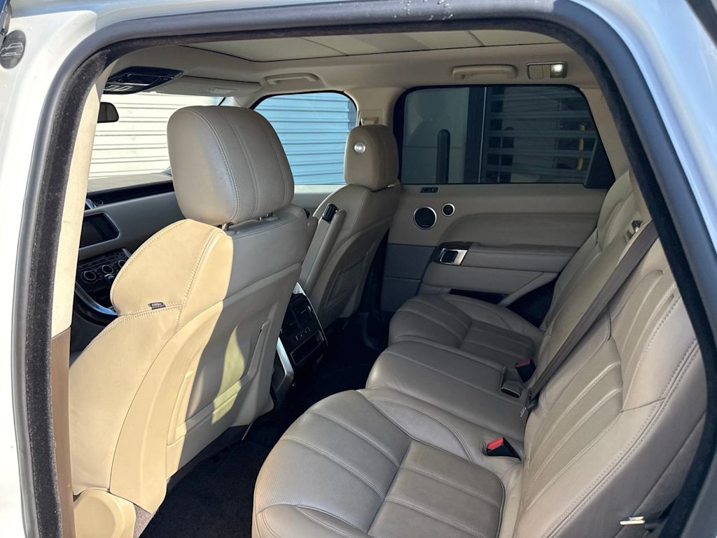 Thumbnail: 2016 Land Rover Range Rover Sport - 8