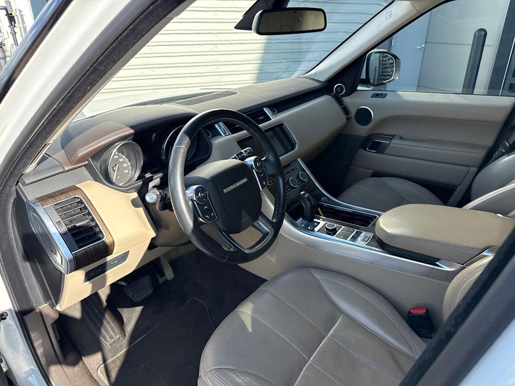 Thumbnail: 2016 Land Rover Range Rover Sport - 2
