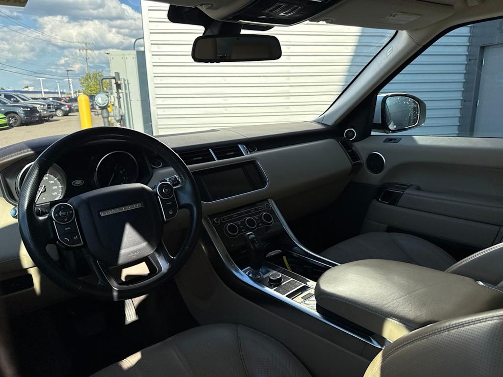 Thumbnail: 2016 Land Rover Range Rover Sport - 7