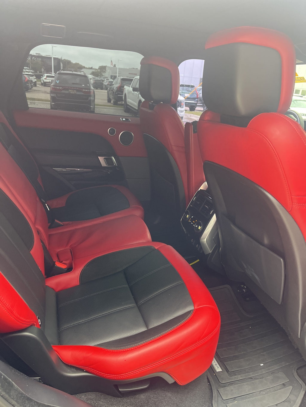 Thumbnail: 2022 Land Rover Range Rover Sport - 7