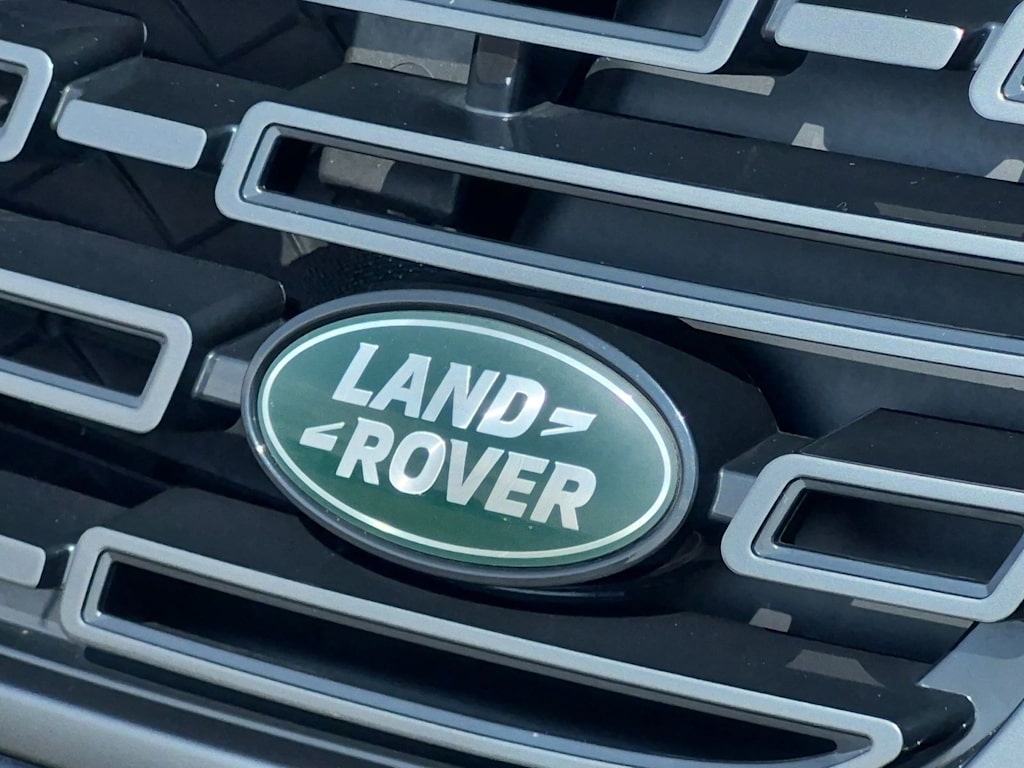Thumbnail: 2026 Land Rover Range Rover Velar - 7