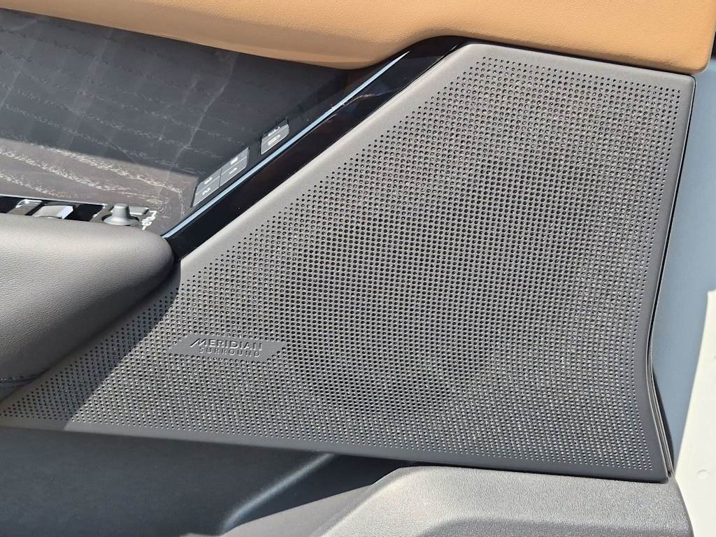 Thumbnail: 2026 Land Rover Range Rover Velar - 34