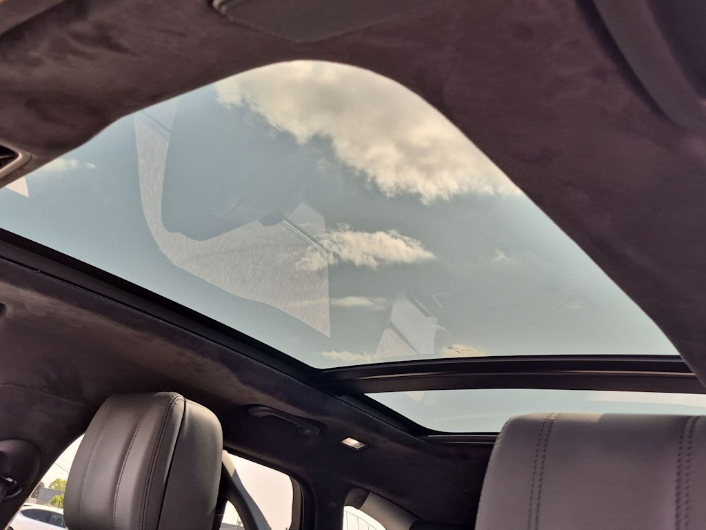 Thumbnail: 2026 Land Rover Range Rover Velar - 26