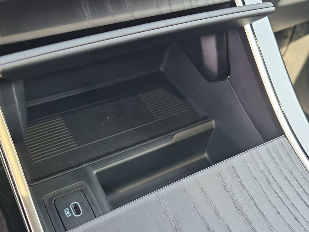 Thumbnail: 2026 Land Rover Range Rover Velar - 35