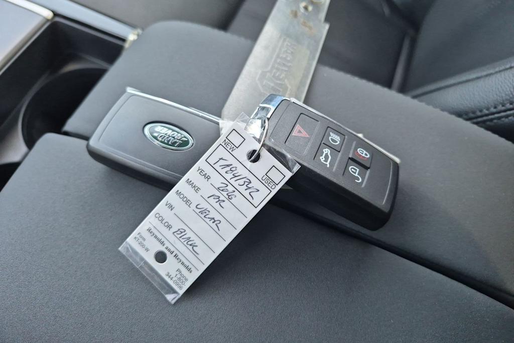 Thumbnail: 2026 Land Rover Range Rover Velar - 17