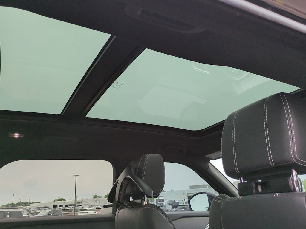 Thumbnail: 2020 Land Rover Range Rover Velar - 28