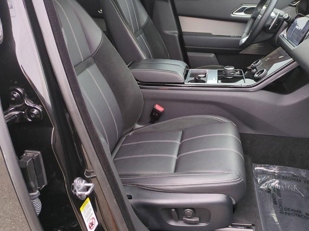 Thumbnail: 2020 Land Rover Range Rover Velar - 10