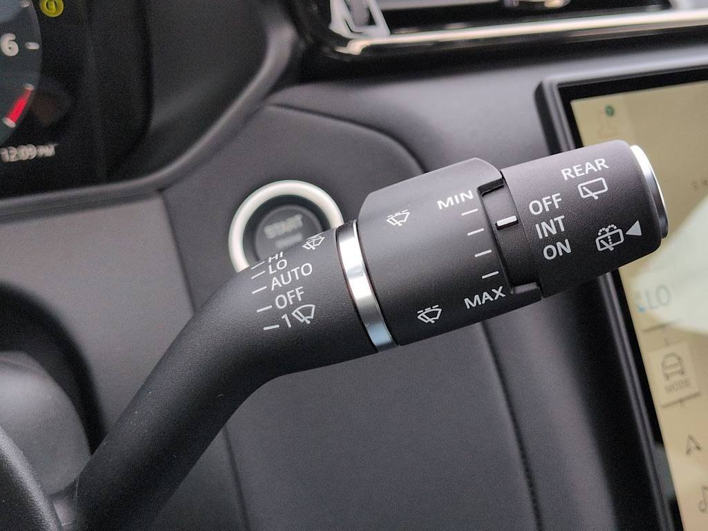 Thumbnail: 2026 Land Rover Range Rover Velar - 31