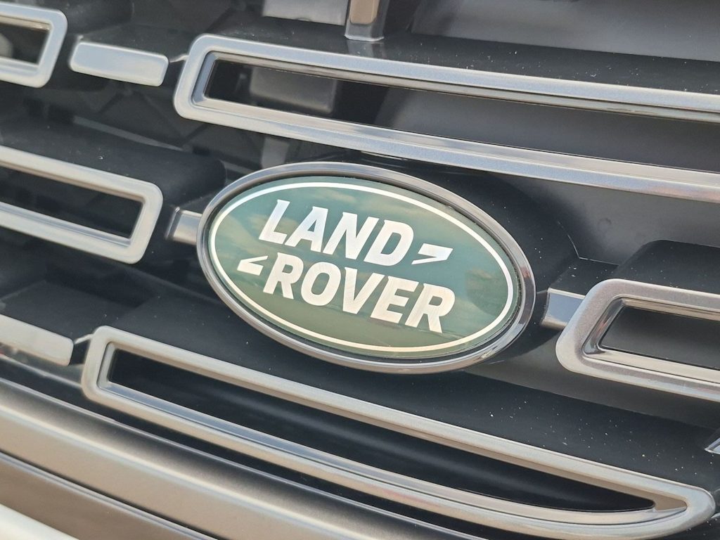 Thumbnail: 2026 Land Rover Range Rover Velar - 7