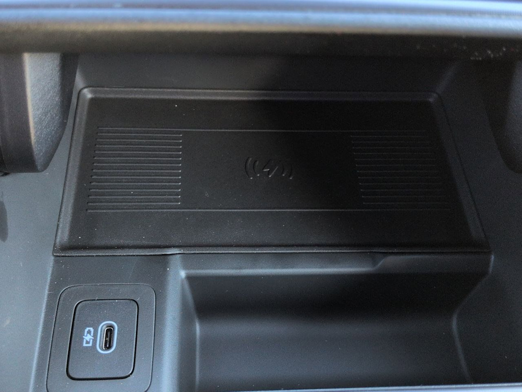 Thumbnail: 2026 Land Rover Range Rover Velar - 35