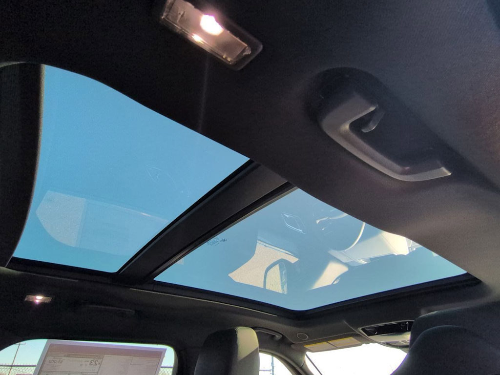 Thumbnail: 2026 Land Rover Range Rover Velar - 28