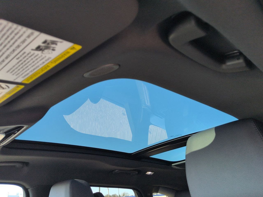 Thumbnail: 2026 Land Rover Range Rover Velar - 25