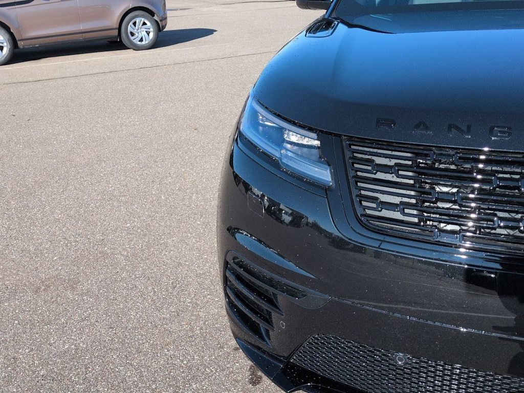 Thumbnail: 2026 Land Rover Range Rover Velar - 7