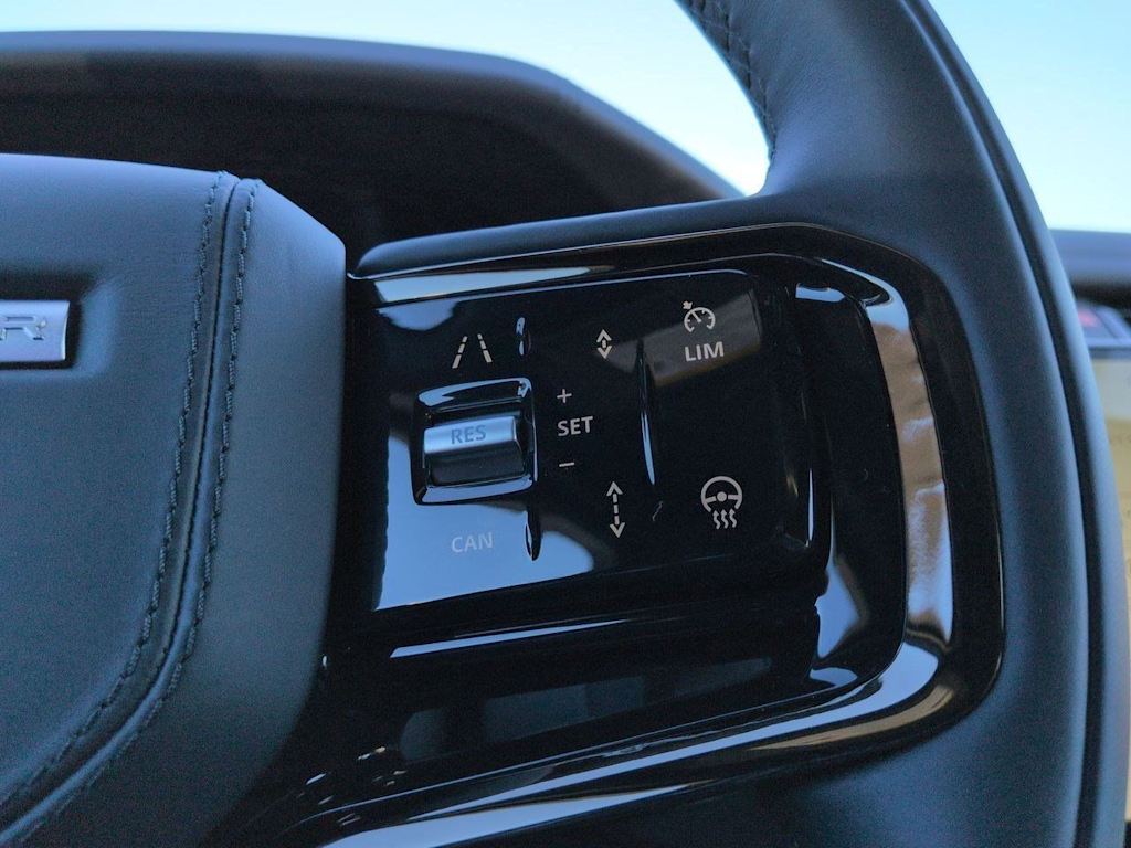 Thumbnail: 2026 Land Rover Range Rover Velar - 30