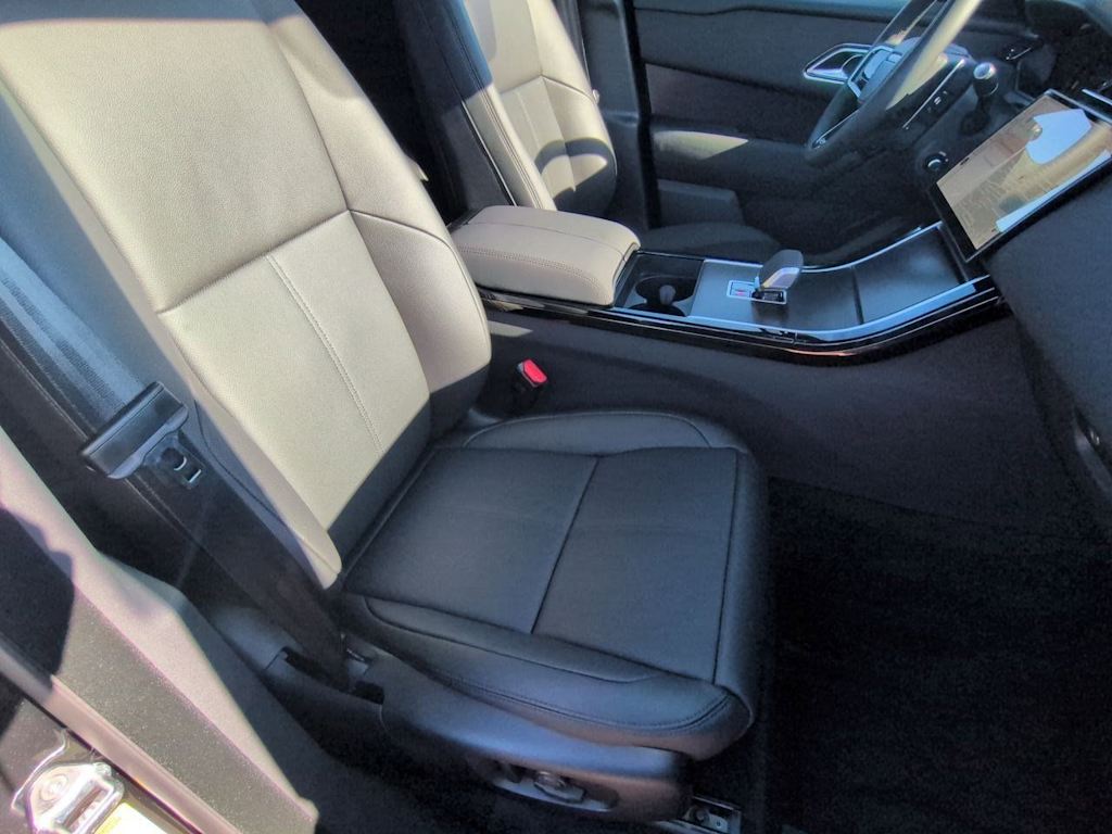 Thumbnail: 2026 Land Rover Range Rover Velar - 12