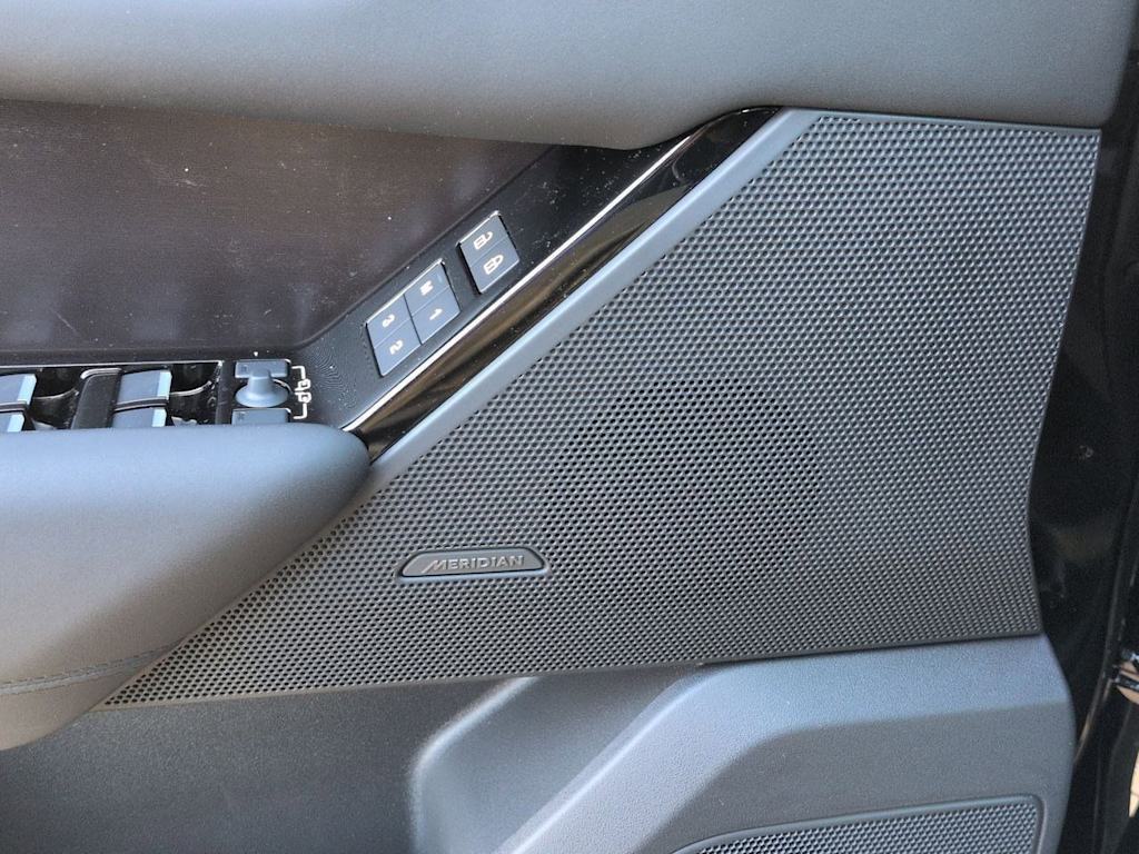 Thumbnail: 2026 Land Rover Range Rover Velar - 34