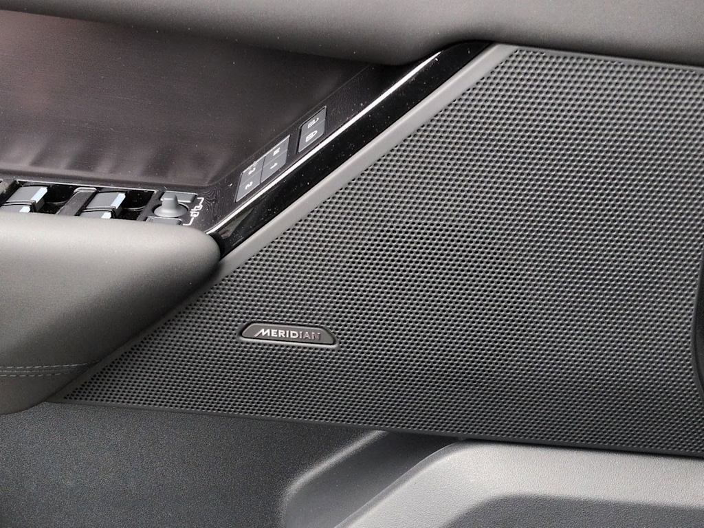 Thumbnail: 2026 Land Rover Range Rover Velar - 34