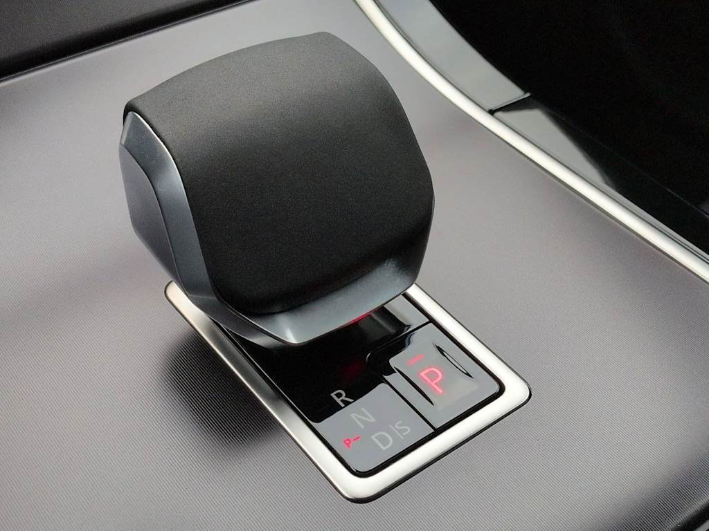 Thumbnail: 2026 Land Rover Range Rover Velar - 18