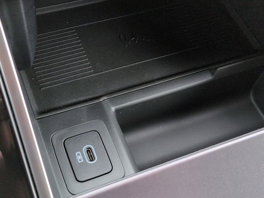 Thumbnail: 2026 Land Rover Range Rover Velar - 35