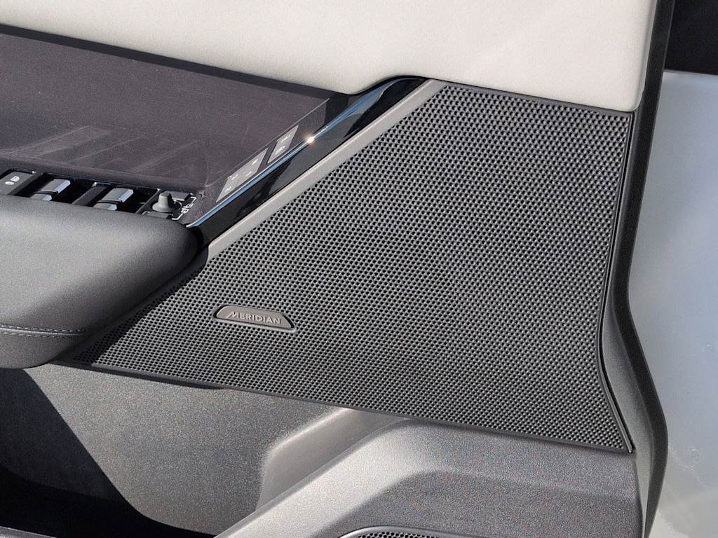 Thumbnail: 2026 Land Rover Range Rover Velar - 35