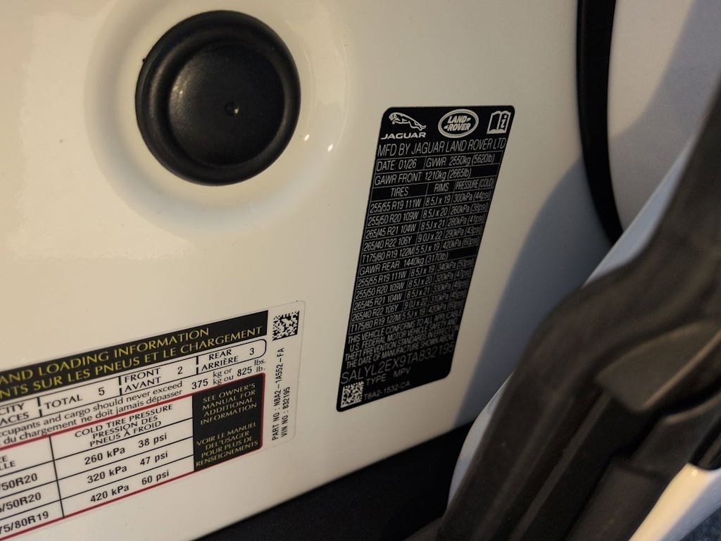 Thumbnail: 2026 Land Rover Range Rover Velar - 38