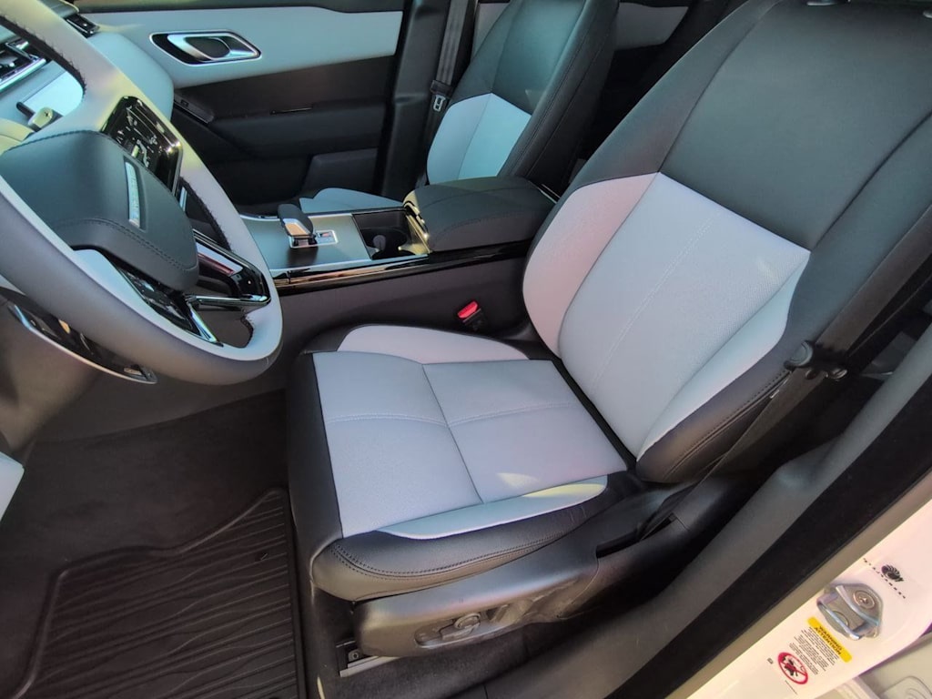 Thumbnail: 2026 Land Rover Range Rover Velar - 11