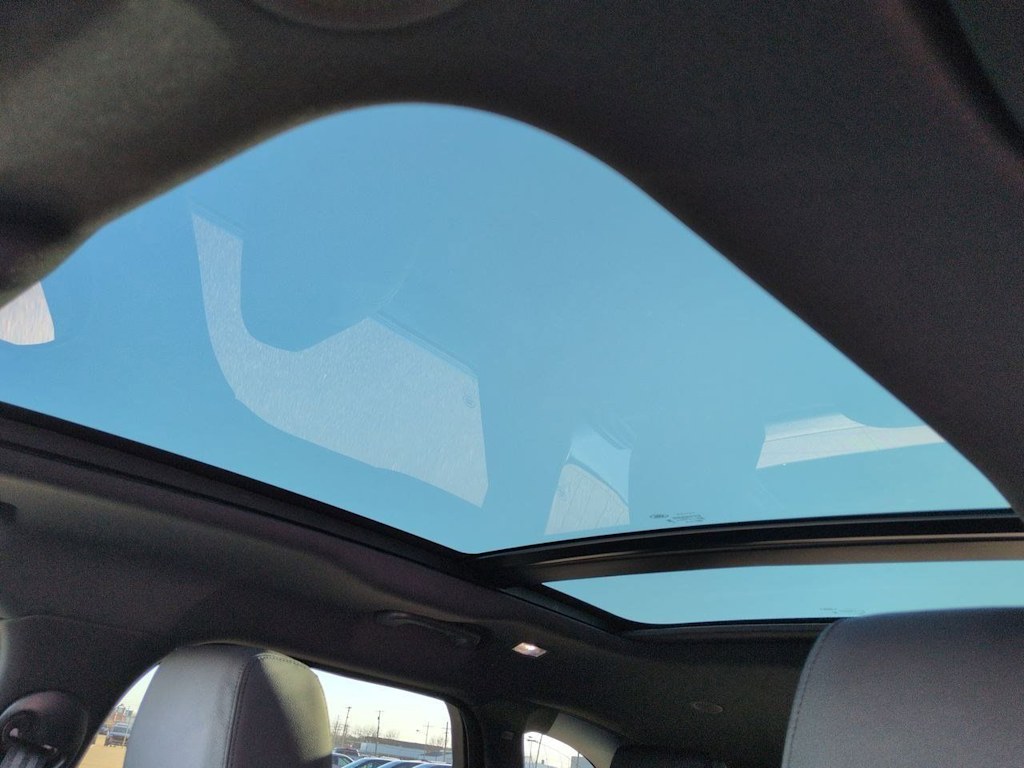 Thumbnail: 2026 Land Rover Range Rover Velar - 25