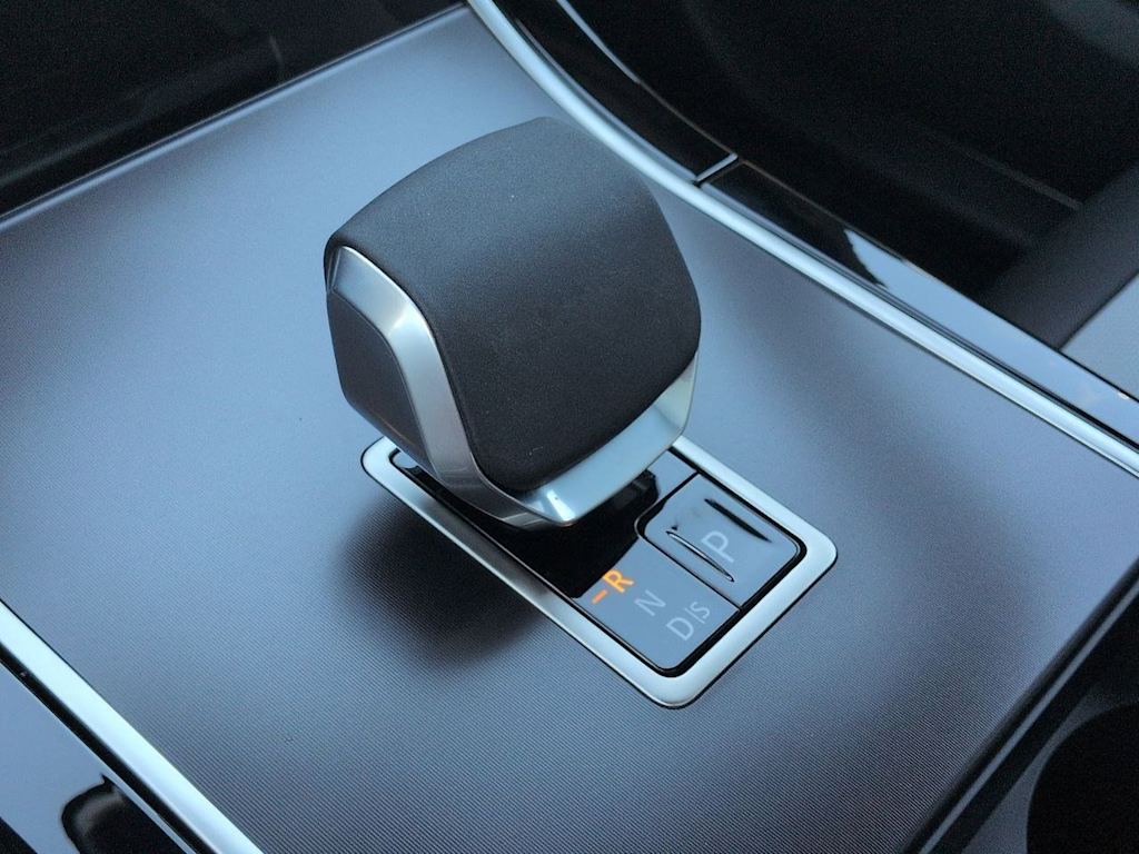 Thumbnail: 2026 Land Rover Range Rover Velar - 17