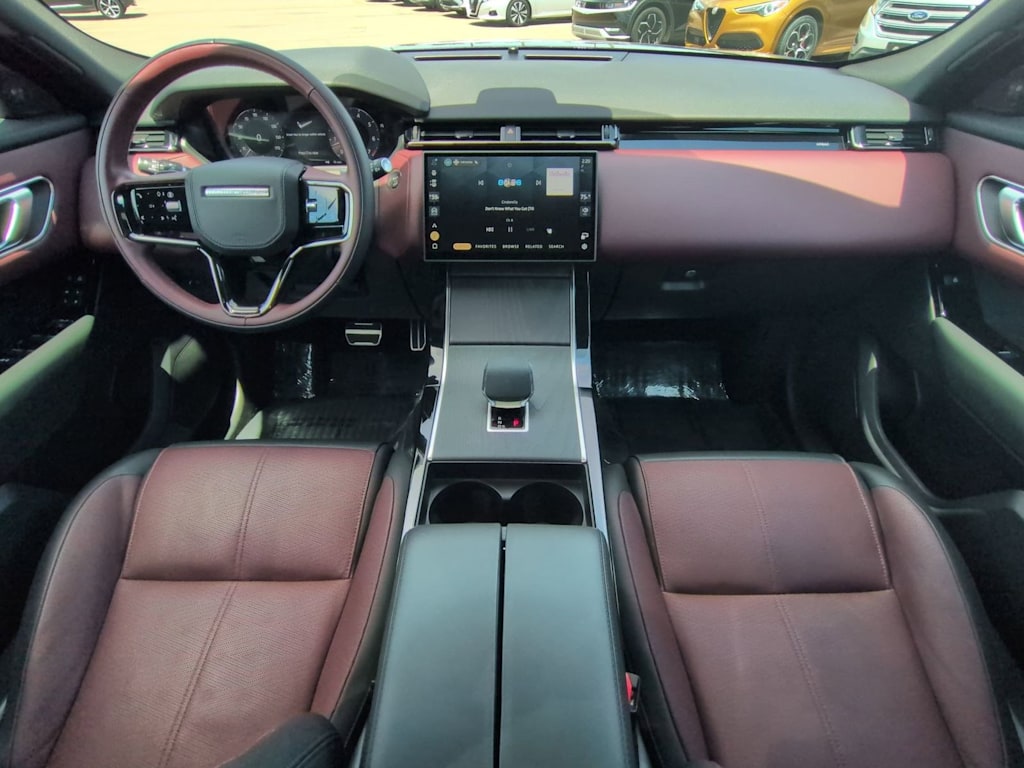 Thumbnail: 2025 Land Rover Range Rover Velar - 9