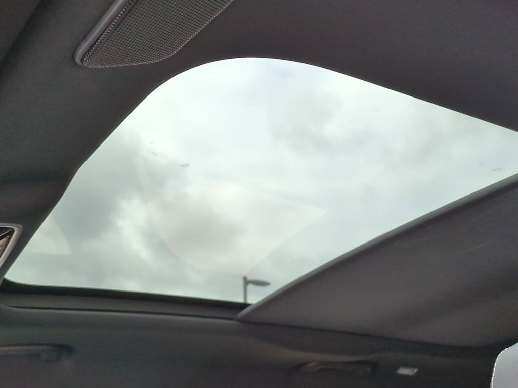 Thumbnail: 2022 Land Rover Range Rover Velar - 28