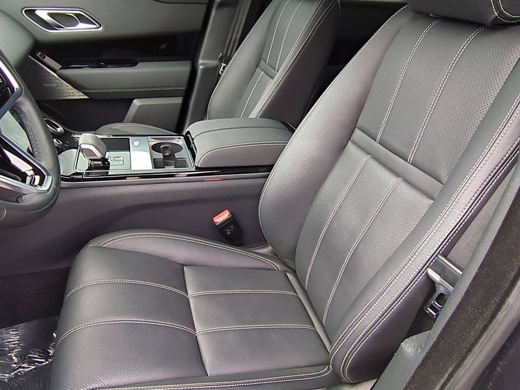 Thumbnail: 2022 Land Rover Range Rover Velar - 11