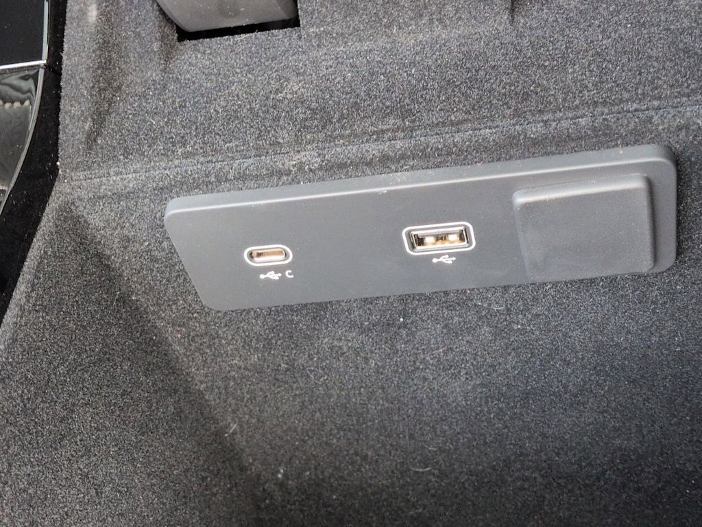 Thumbnail: 2023 Land Rover Range Rover Velar - 36