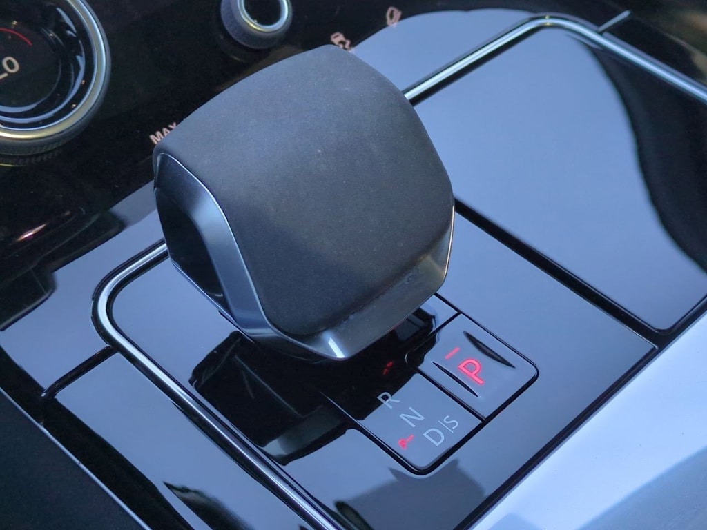 Thumbnail: 2022 Land Rover Range Rover Velar - 36