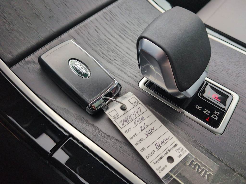 Thumbnail: 2026 Land Rover Range Rover Velar - 36