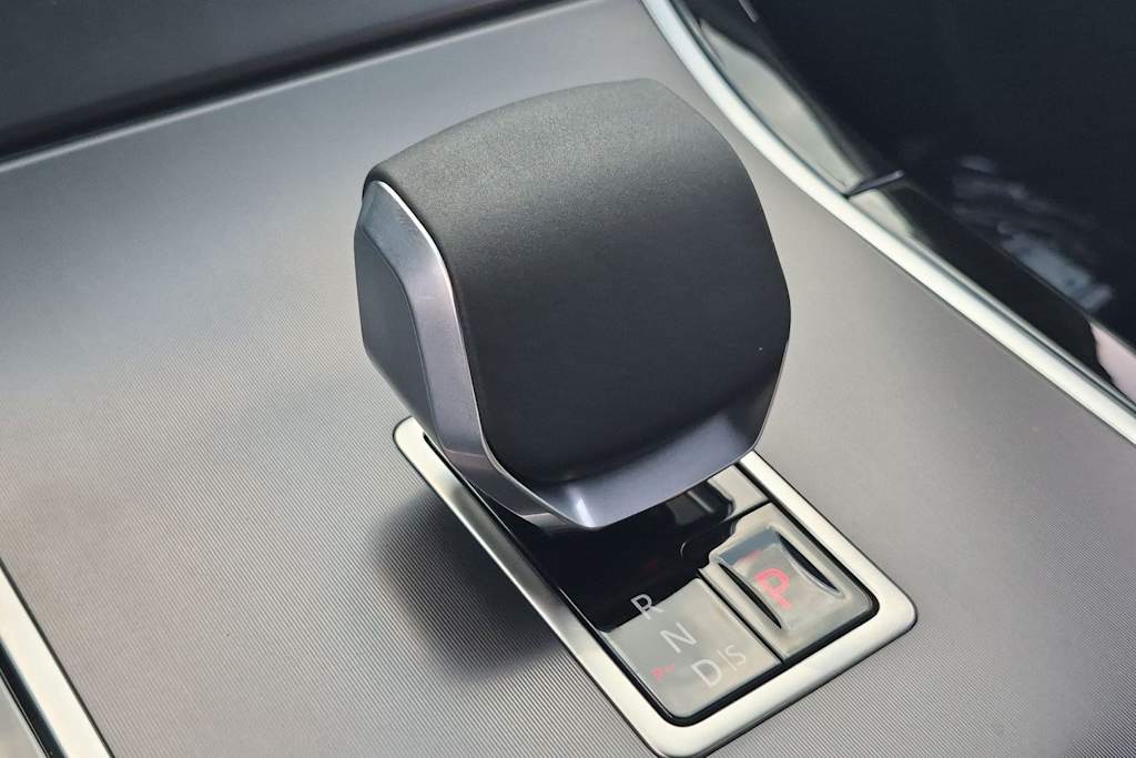 Thumbnail: 2026 Land Rover Range Rover Velar - 17